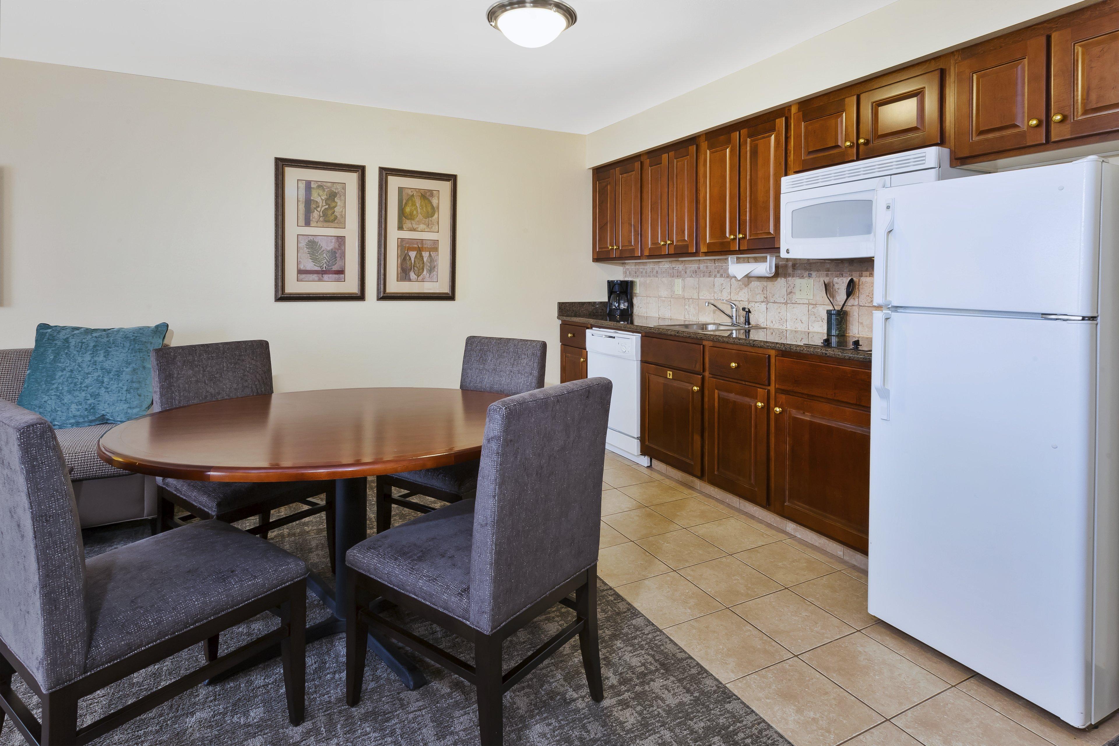 Staybridge Suites Lansing-Okemos By Ihg Экстерьер фото
